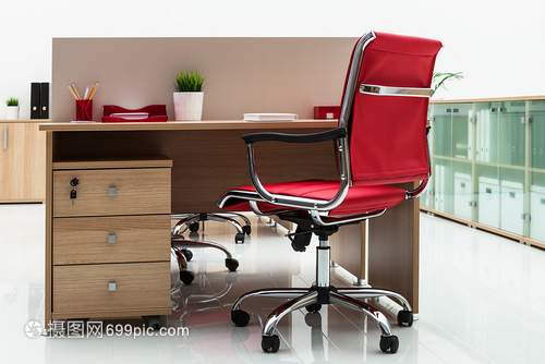 現(xiàn)代辦公室的美麗家具 提升工作效率與美學(xué)體驗(yàn)