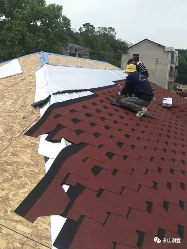 坡屋頂現澆完還要做防水、保溫才能掛瓦？難怪農村包工頭都這么說